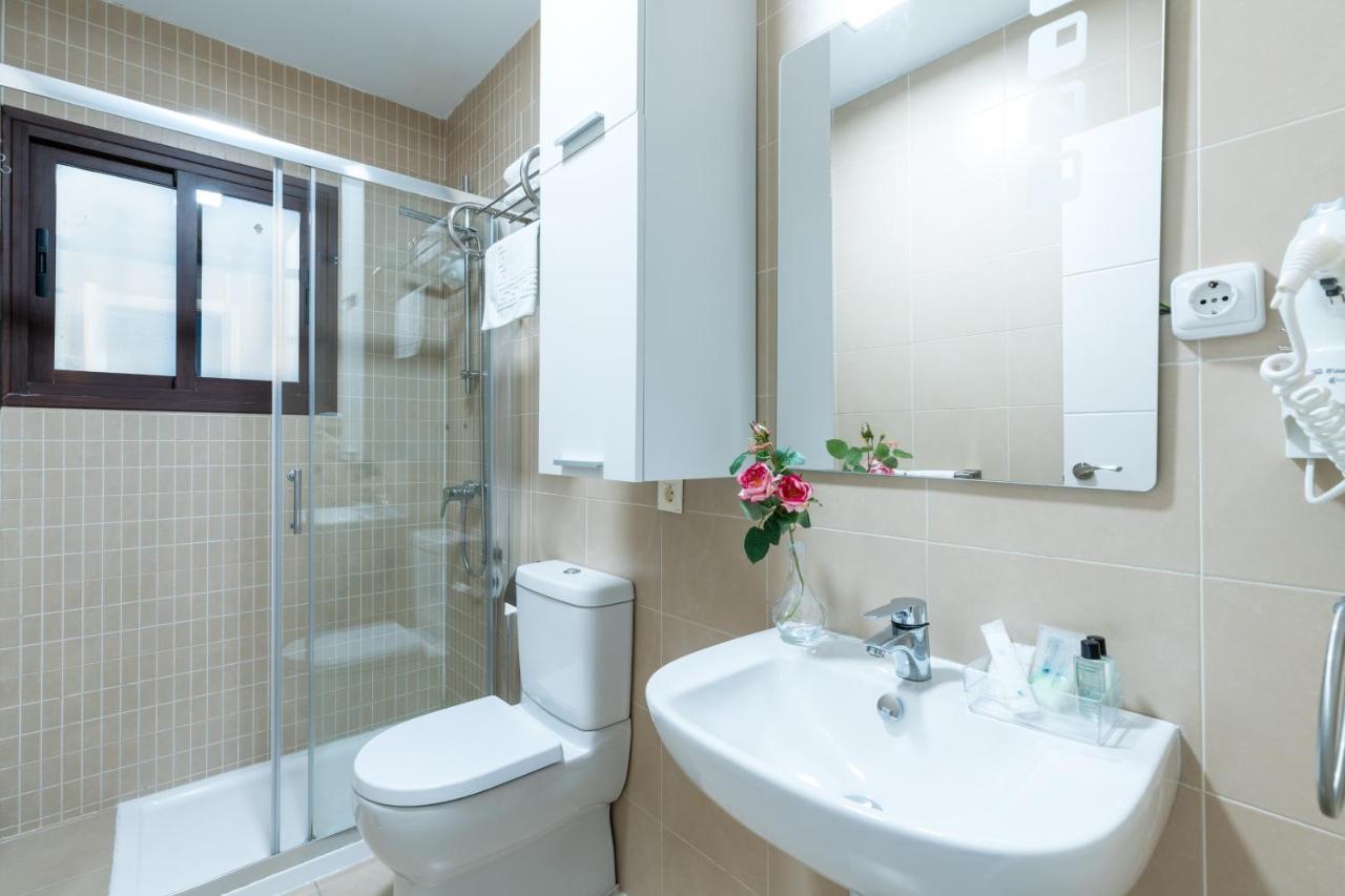 Lumbreras Host Appartement Sevilla Buitenkant foto