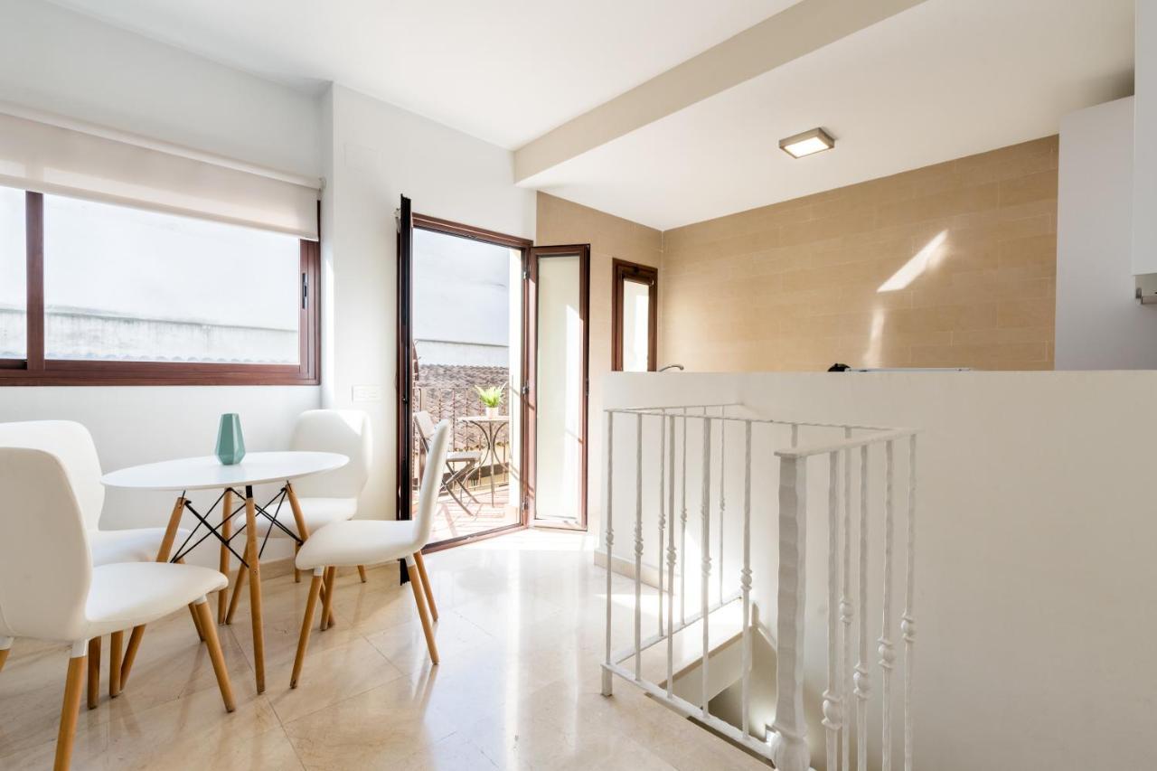 Lumbreras Host Appartement Sevilla Buitenkant foto