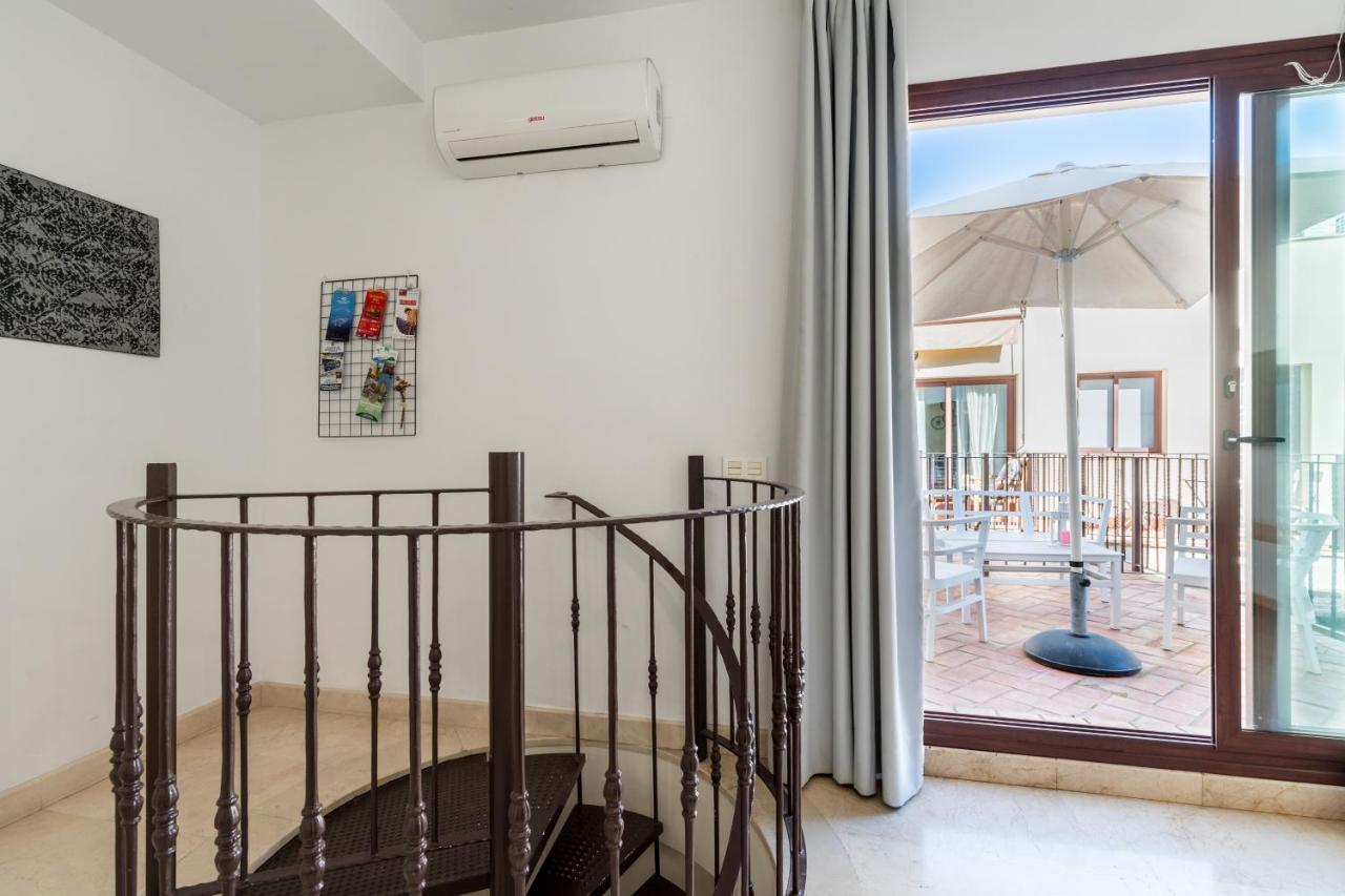 Lumbreras Host Appartement Sevilla Buitenkant foto